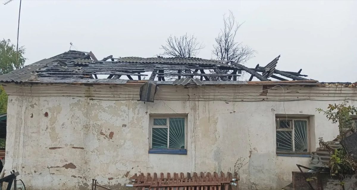В Кадошкино ночью загорелась кровля общественной бани на 400 квадратных метрах